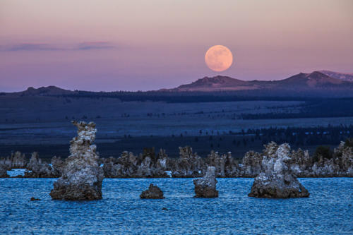 Mono Lake sunset moon rise